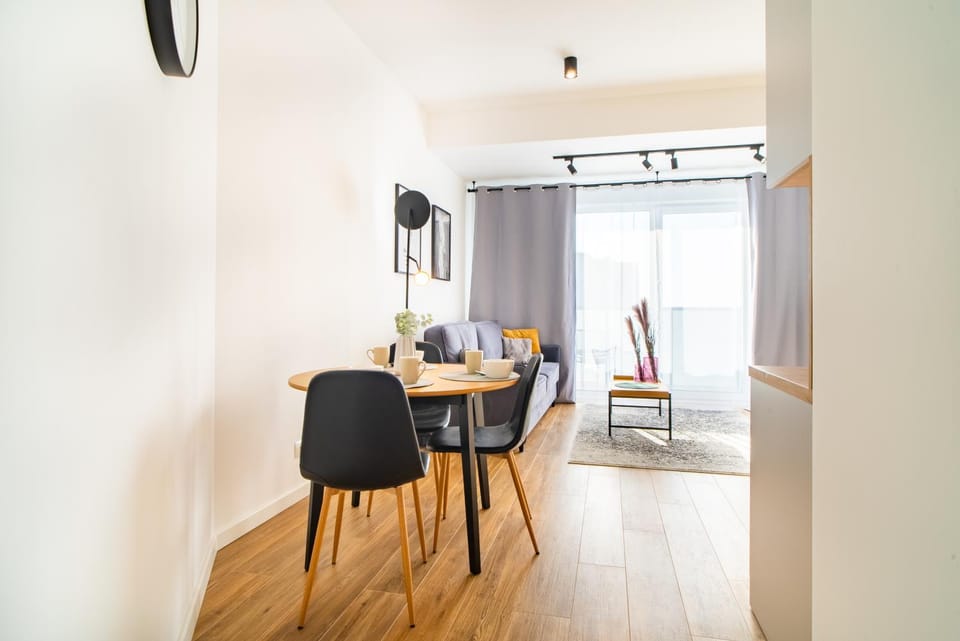 ApartamentySnu, Struga Tower Deep Purple Apartment in Masovian Voivodeship