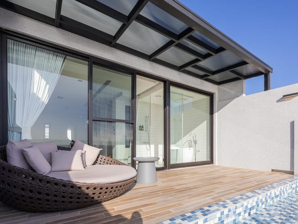 Balcony/Terrace, sunbed