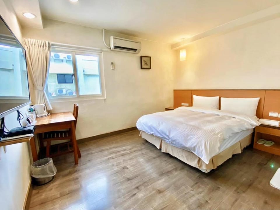 Bed, TV and multimedia, Photo of the whole room, Bedroom, air conditioner