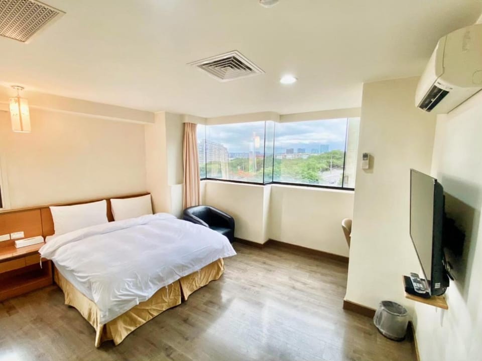 Bed, Photo of the whole room, Bedroom, air conditioner