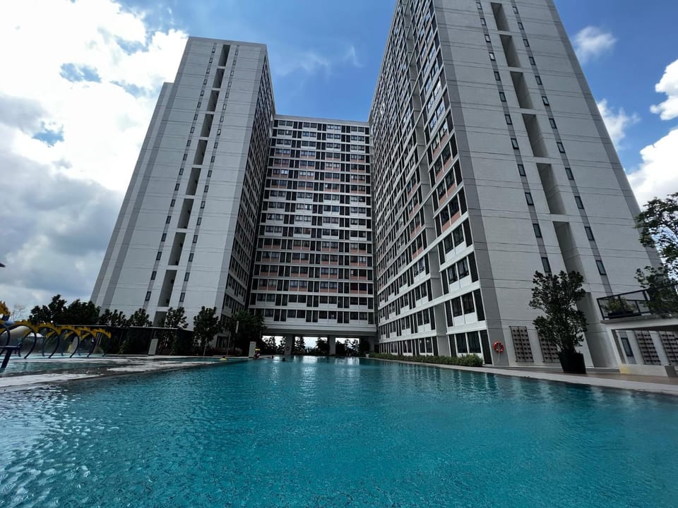 Property building, Swimming pool