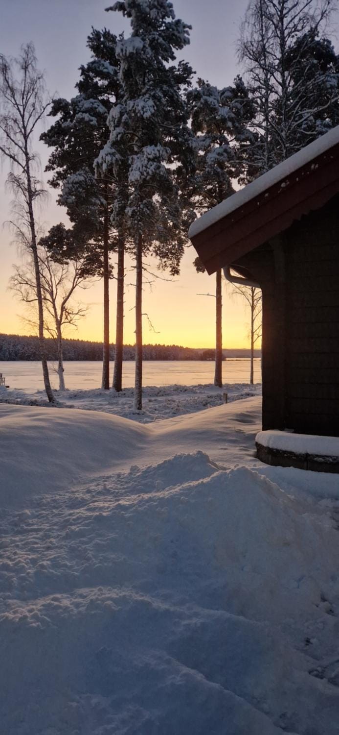Lakeside log cabin Främby Udde Falun Cabin in Sweden