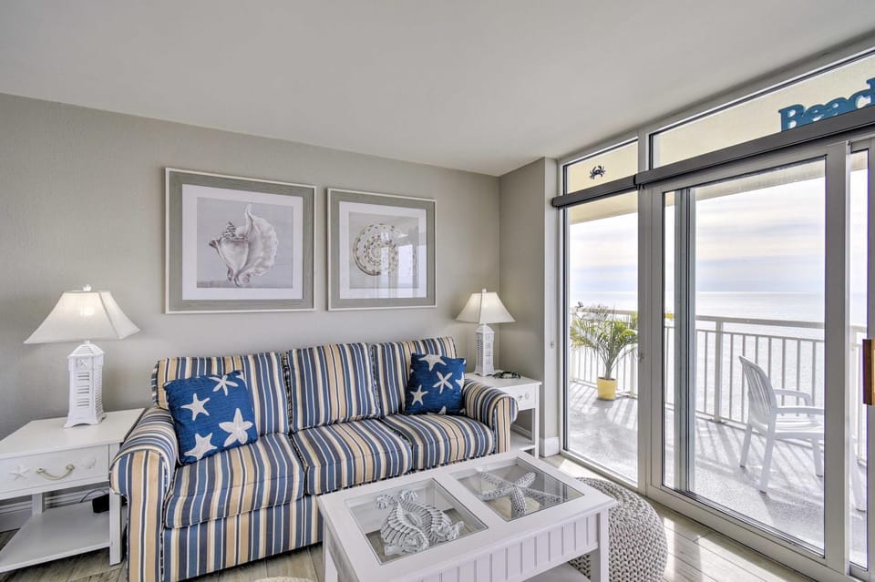 Luxury Oceanfront Condo in NMB with Resort Amenities Apartment in Myrtle Beach