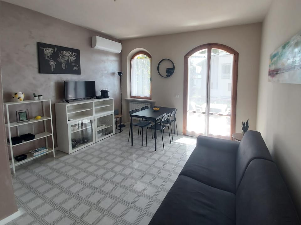 I Limoni Bilocale in residence con piscina Apartment in Peschiera del Garda