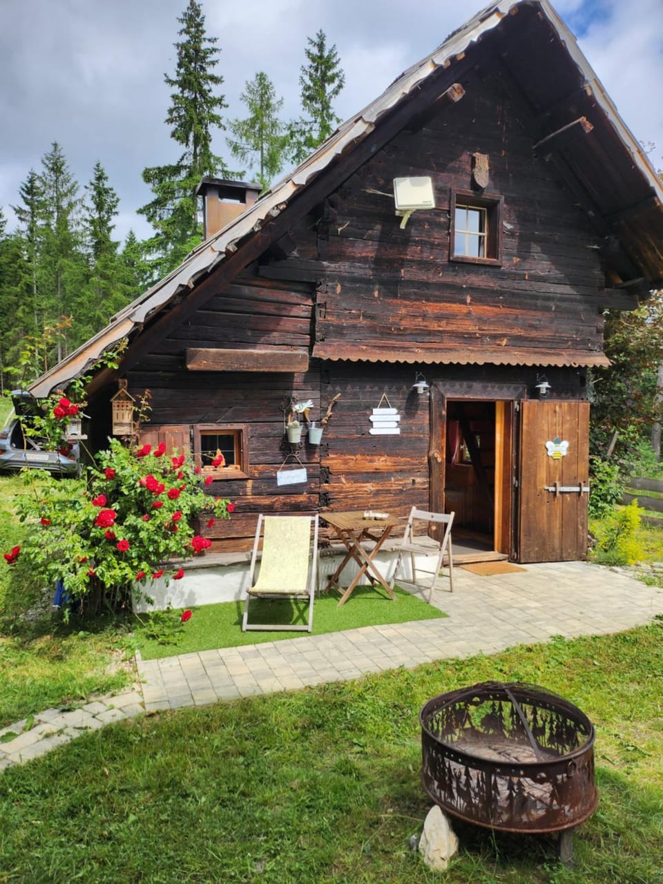Urige Waldbienenhütte Apartment in Carinthia, Austria