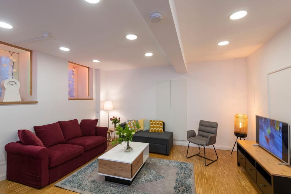 TV and multimedia, Living room, Seating area