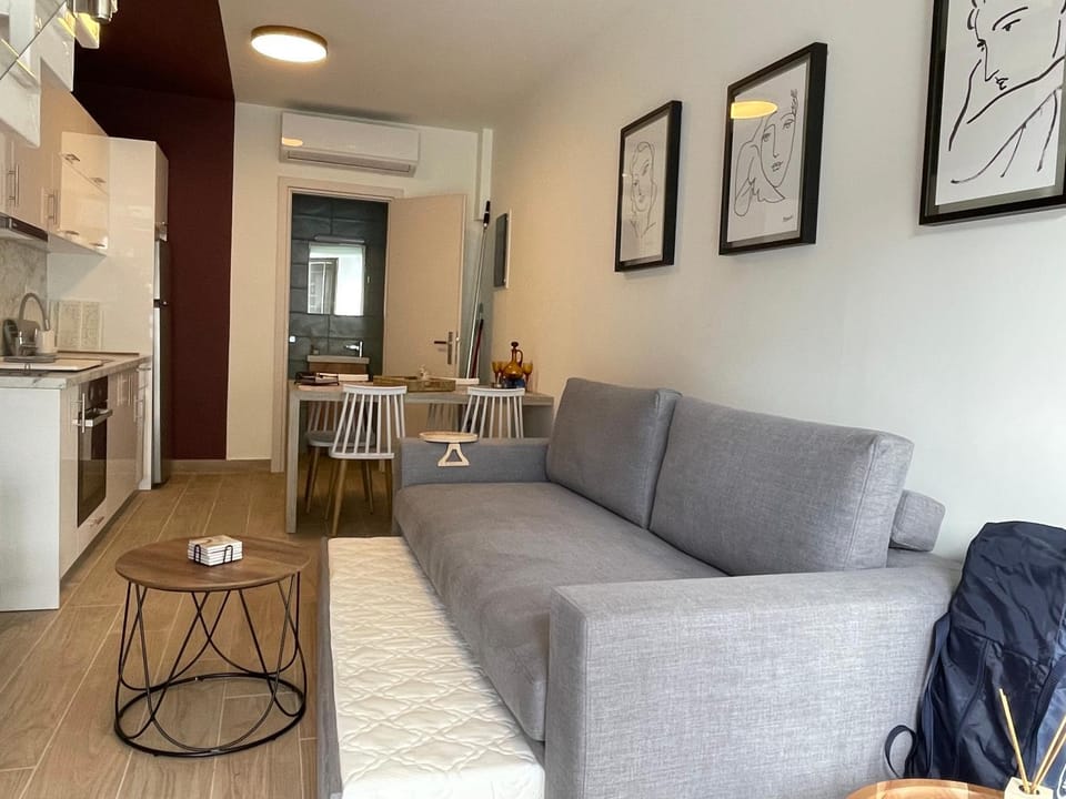 Bed, Seating area, cot, air conditioner