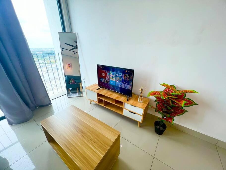 D 1-5Pax Cozy Home Trefoil Setia Alam 3bed Wifi &TV Shah Alam Setia City Mall Apartment in Selangor, Malaysia
