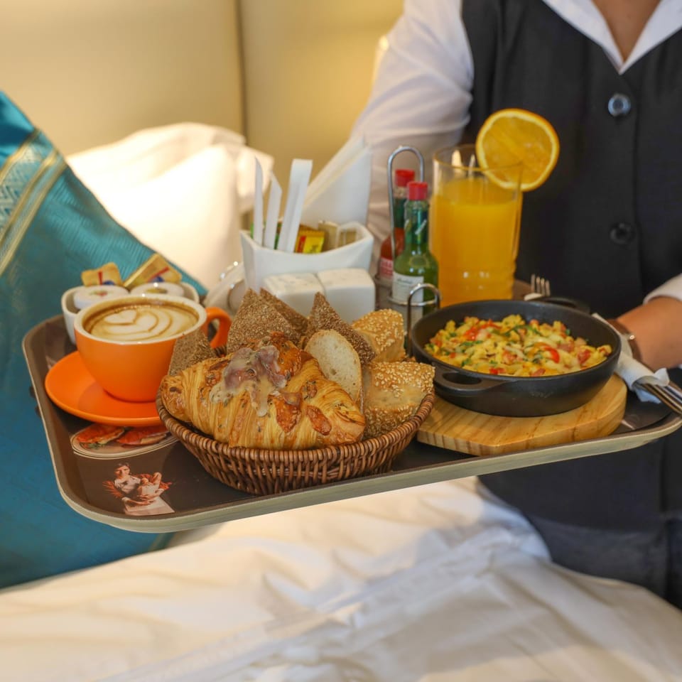 Food and drinks, Breakfast, Continental breakfast