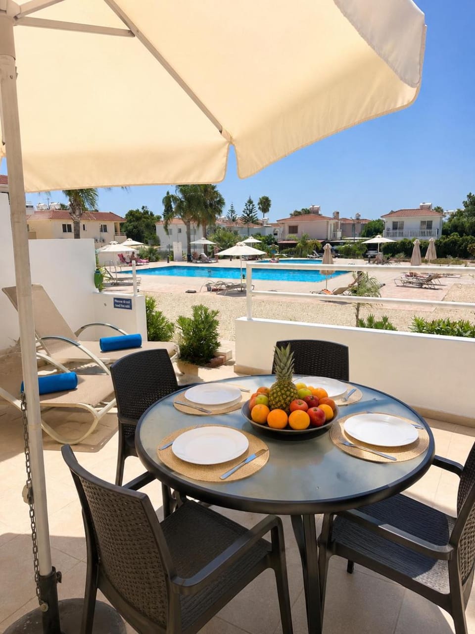 Balcony/Terrace, Seating area, Pool view, Swimming pool