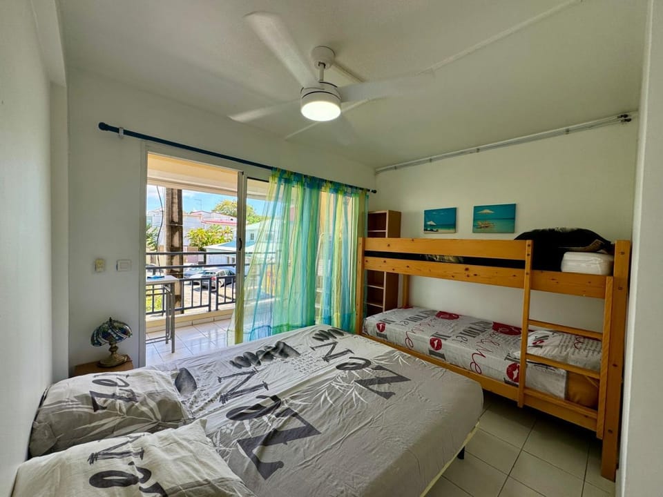Bed, Photo of the whole room, Bedroom, bunk bed