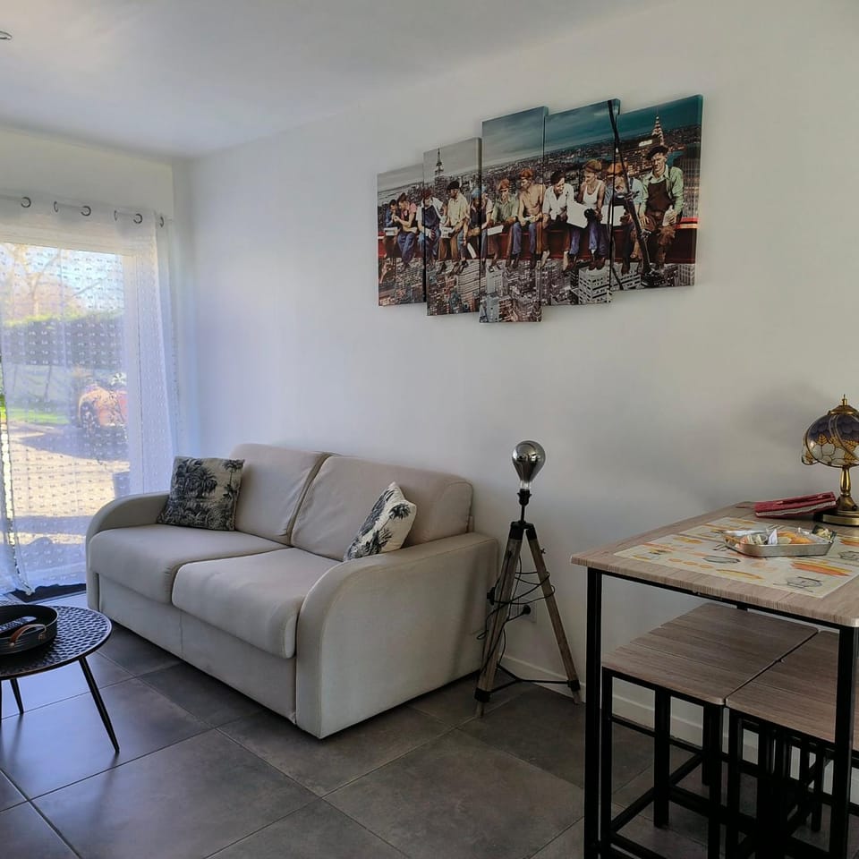 Joli gîte indépendant 2 à 4 personnes, au calme, serviettes & draps fournis, wifi, climatisation, parking gratuit Apartment in Nouvelle-Aquitaine