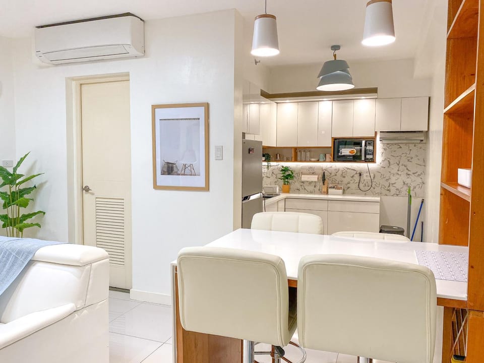 Bathroom, Dining area, kitchen, air conditioner