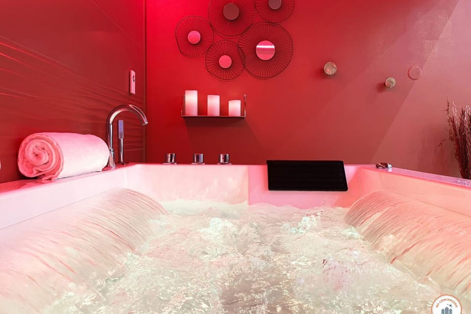 Hot Tub, Bath