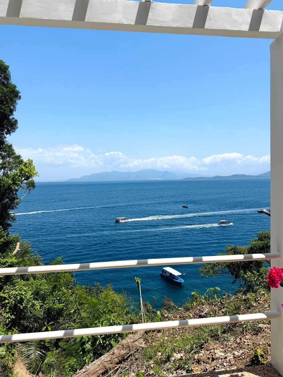 Nearby landmark, Mountain view, Sea view