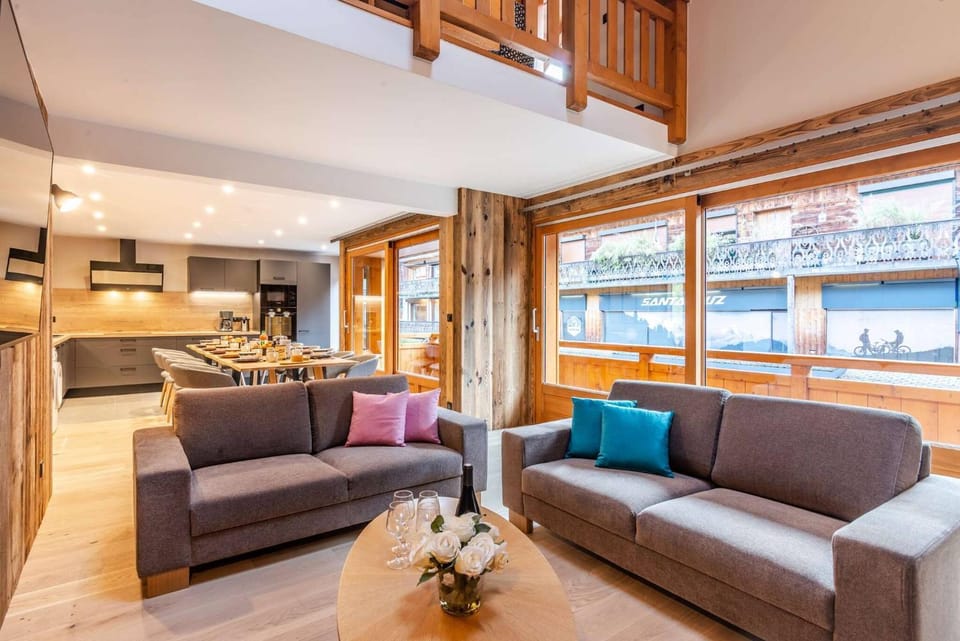 Communal lounge/ TV room, Living room
