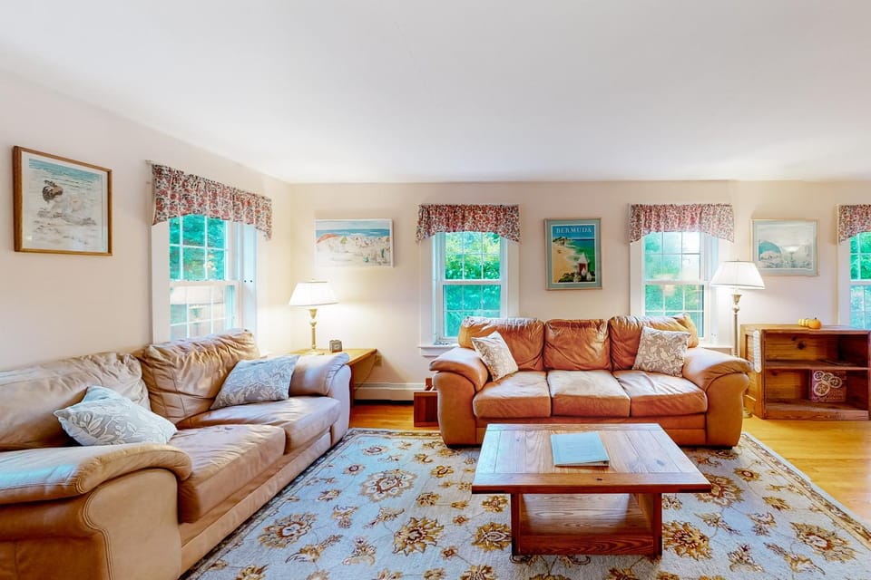 Cape Me Away House in Gilford