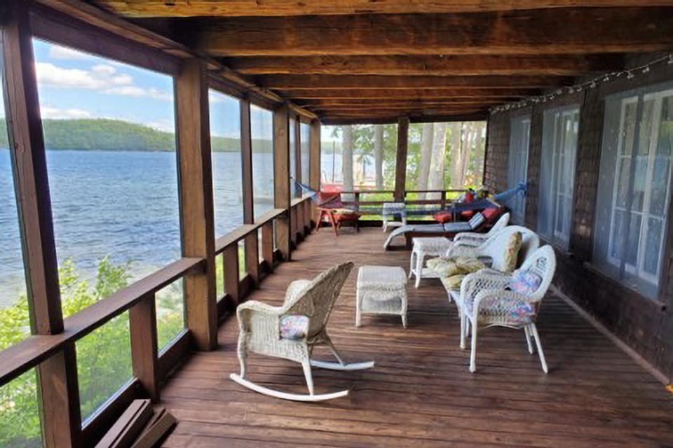 Meredith Lakefront Lodge on Lake Winnipesaukee House in Meredith