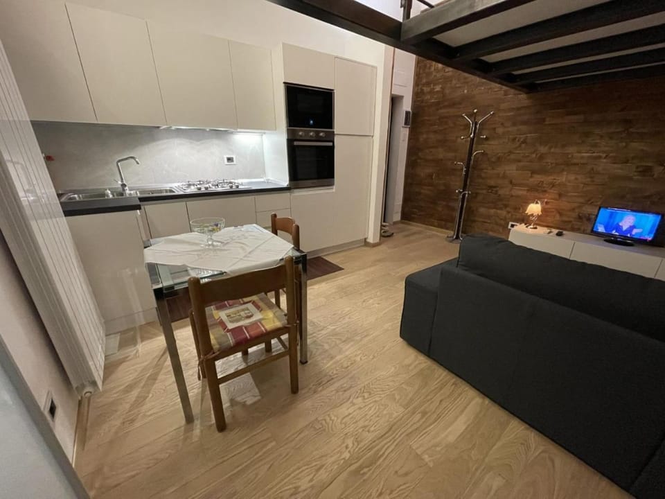 TV and multimedia, Kitchen or kitchenette, Living room, Seating area, Dining area, minibar