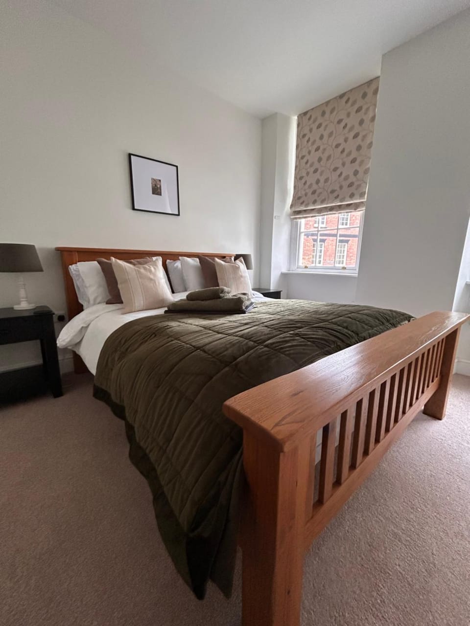 The Linen Loft - 2 Bed Apartment - Central Town Location - Reserved Parking Space Included Apartment in Ross-on-Wye