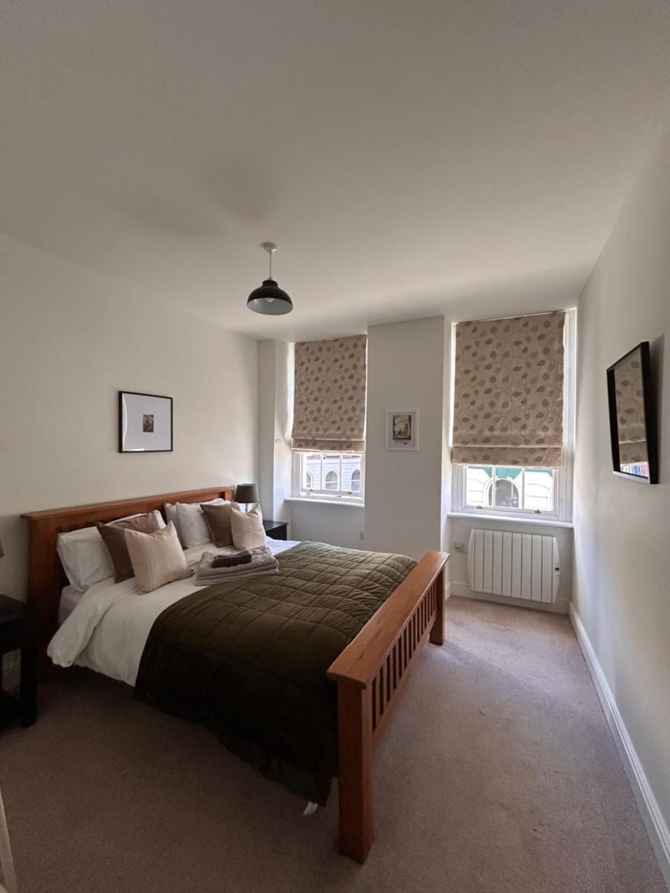 The Linen Loft - 2 Bed Apartment - Central Town Location - Reserved Parking Space Included Apartment in Ross-on-Wye