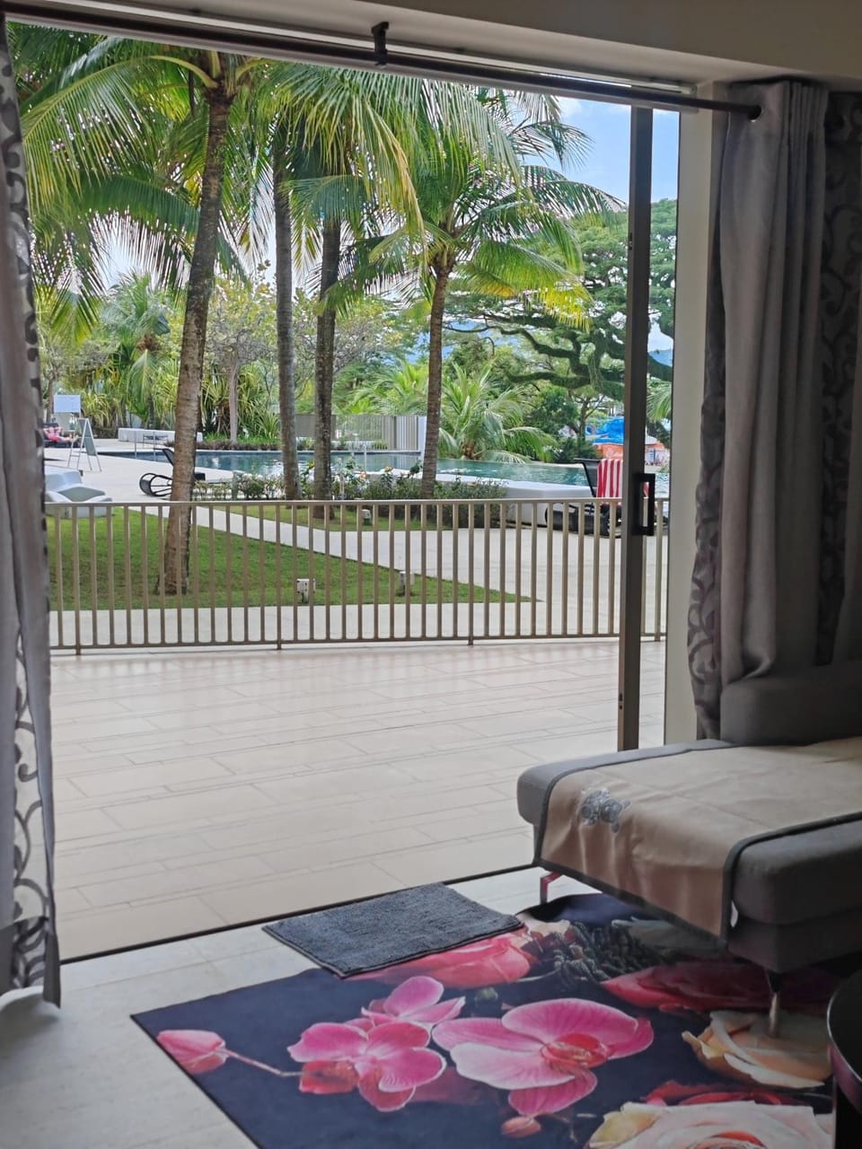 By The Sea Batu Ferringhi Beach Front, Seaview And Pool Front Apartment in Batu Ferringhi, Penang, Malaysia