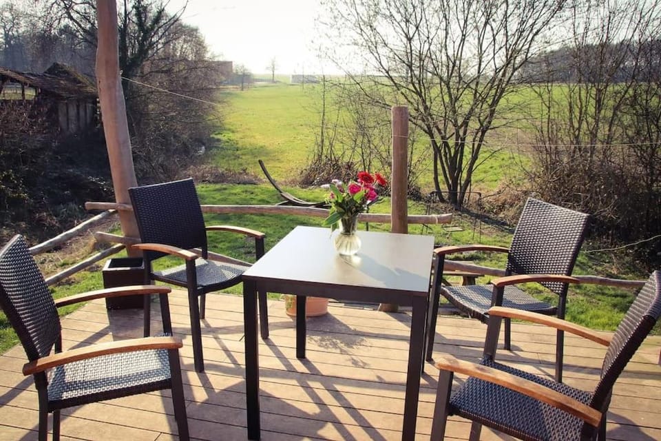 Natural landscape, Garden, View (from property/room), Balcony/Terrace, Seating area, Garden view