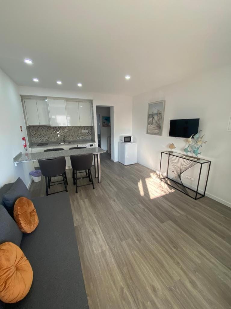 TV and multimedia, Kitchen or kitchenette, Dining area