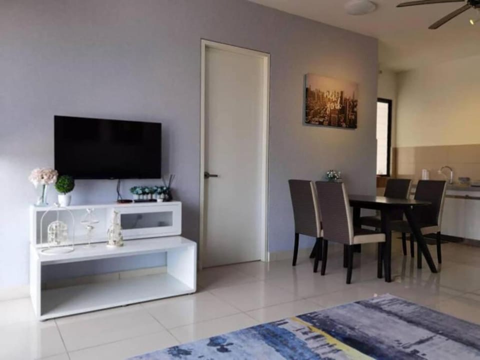 TV and multimedia, Dining area