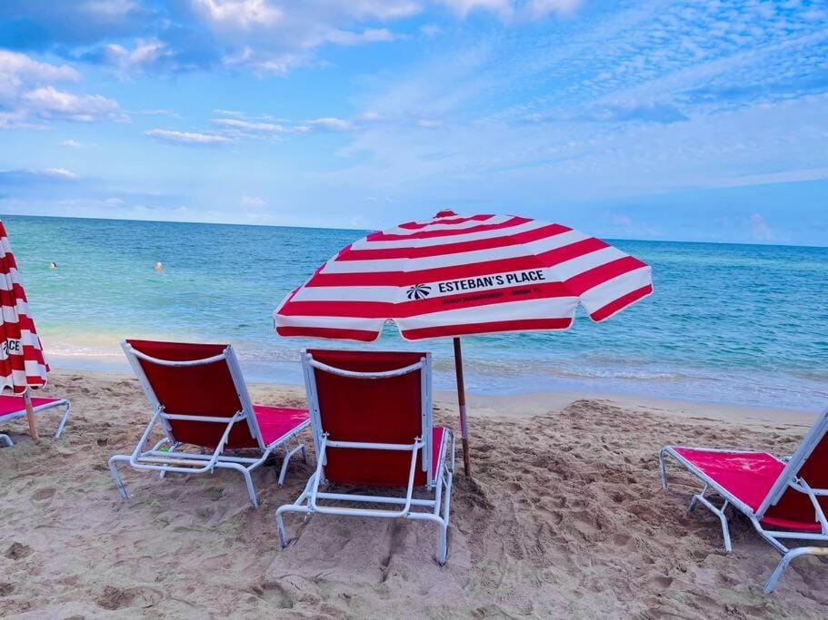 Amazing Ocean Views At Lyfe Resort By rent4us House in Hollywood Beach