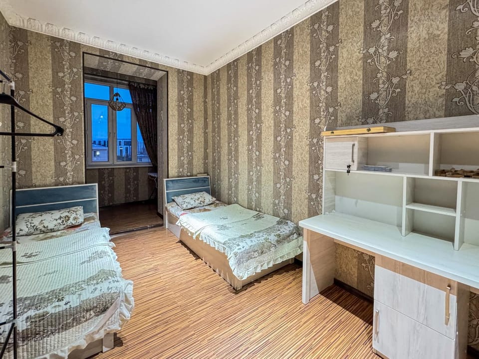 Central Apartment near Askiya Bazaar Apartment in Europe