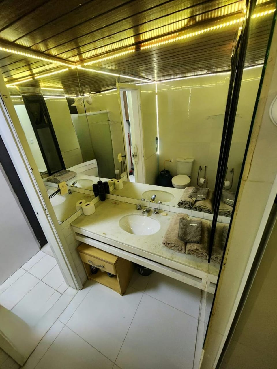 Apartamento único na praia do Farol de Itapuã Apartment in Salvador