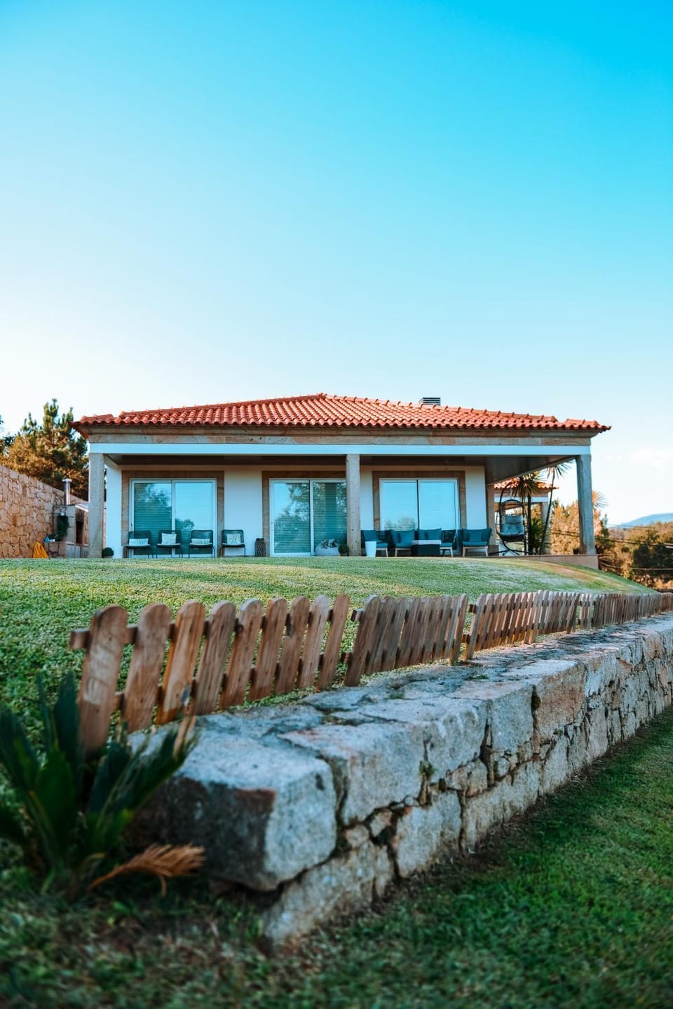 Property building, Spring, Day, Garden, Garden view