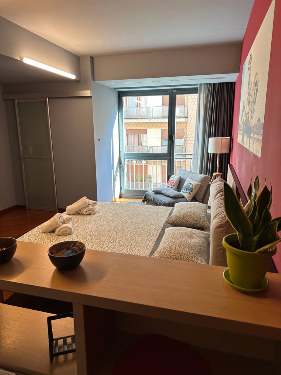 Bed, Living room, Photo of the whole room, Seating area, Bedroom, towels