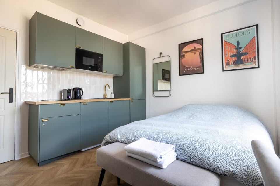 Kitchen or kitchenette