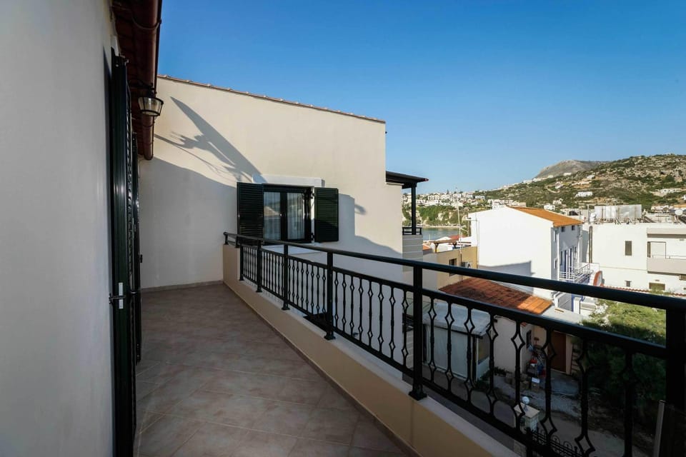 Garden view, Mountain view, Sea view