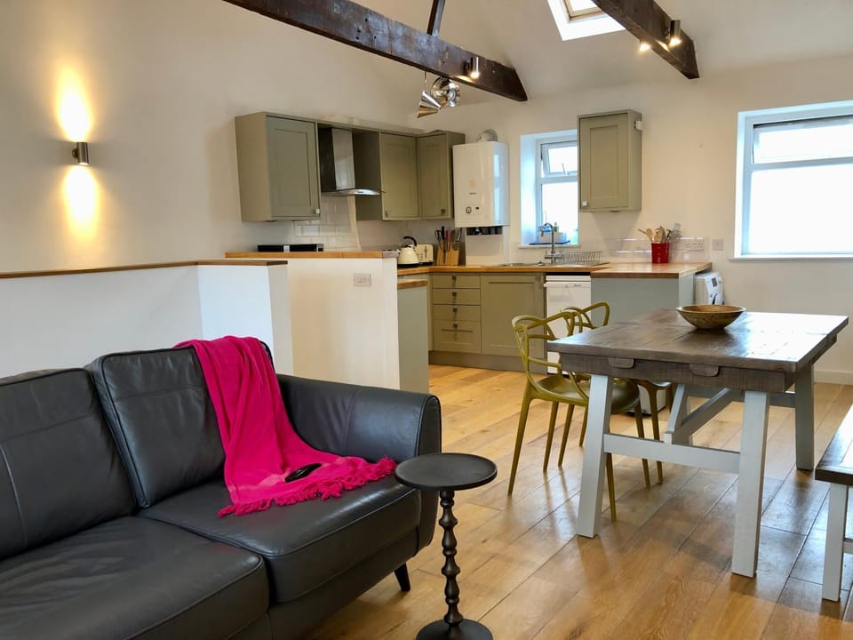 Kitchen or kitchenette, Living room, Seating area, Dining area, dishwasher, minibar, pet friendly, stove