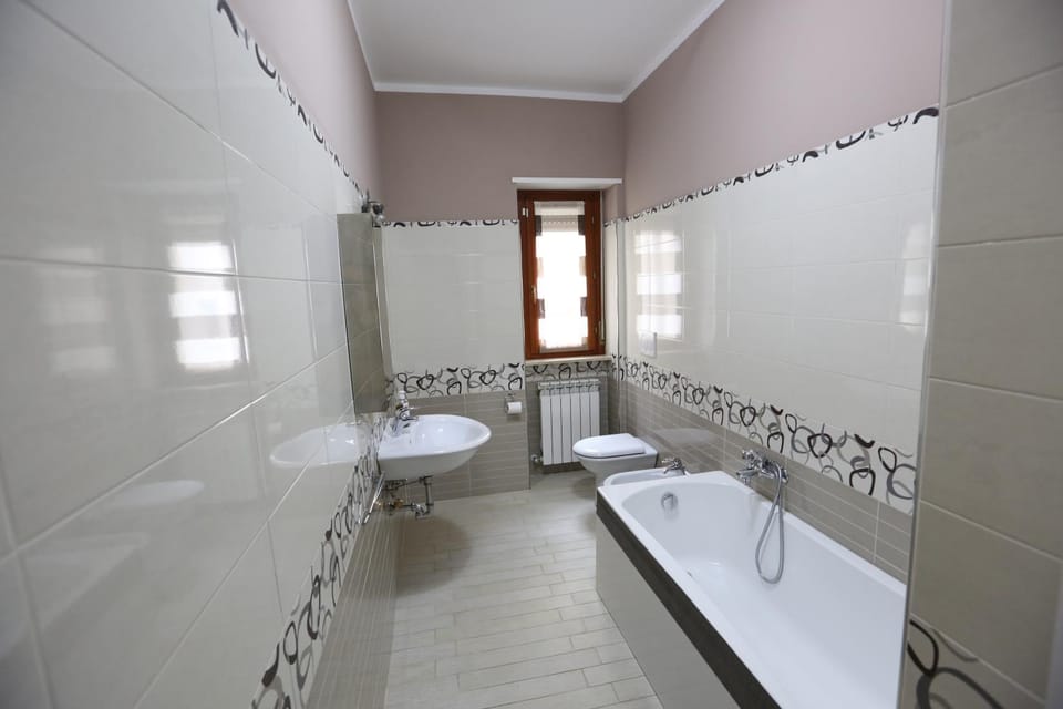 Bathroom, Bath