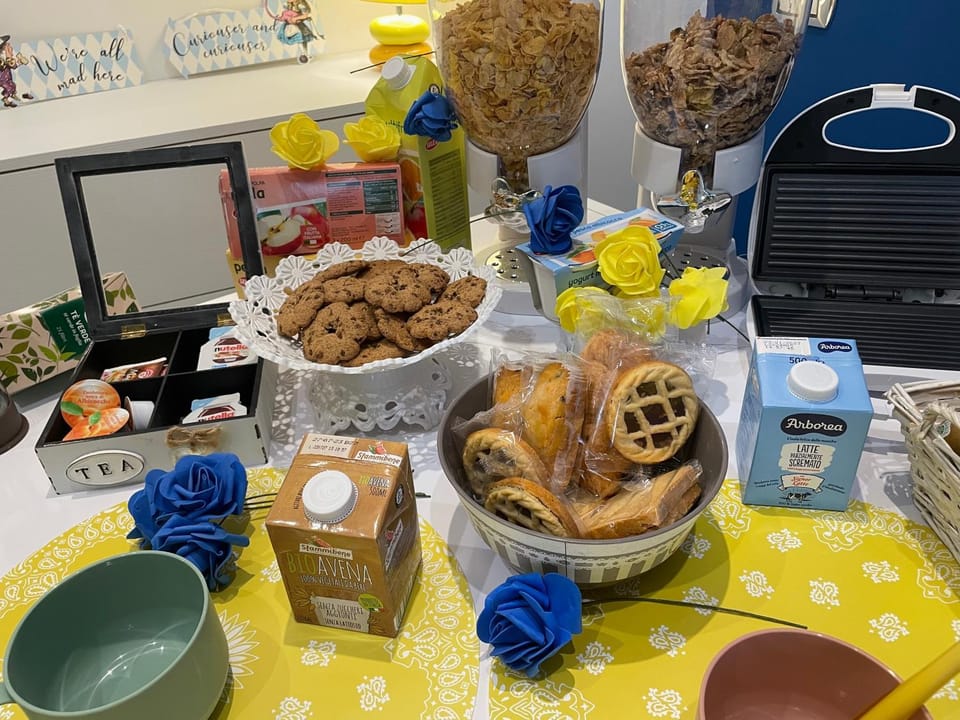 Food and drinks, Breakfast, Continental breakfast