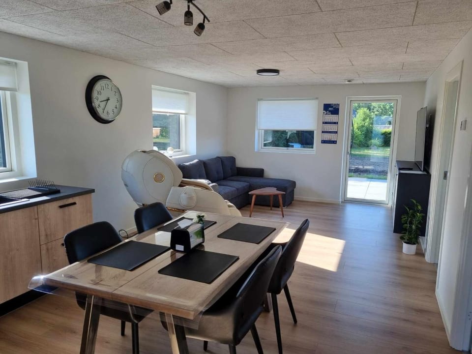 Massage, TV and multimedia, Photo of the whole room, Sunrise