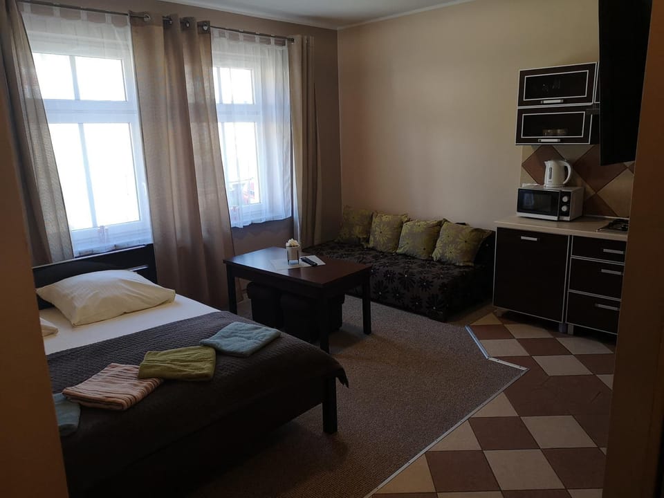 Kitchen or kitchenette, Seating area