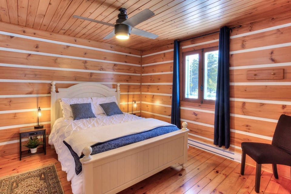 Hjort cottage - 4 Bedrooms 9 people 2 bathrooms Chalet in Ontario