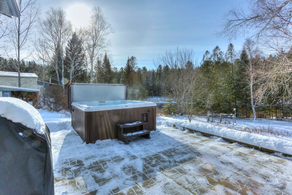 Hjort cottage - 4 Bedrooms 9 people 2 bathrooms Chalet in Ontario
