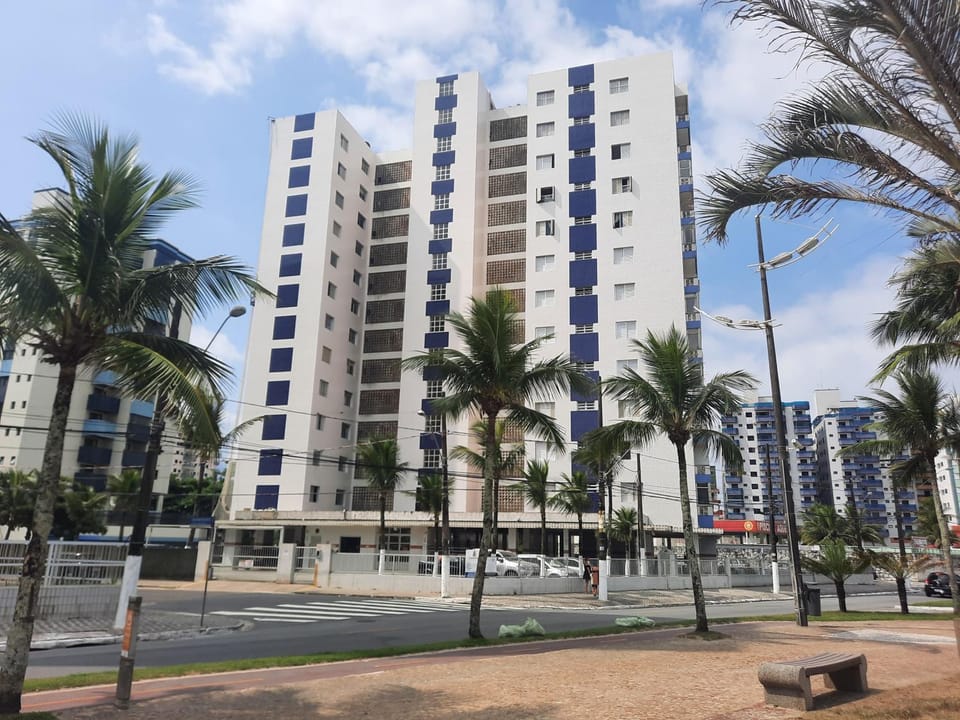 Property building, Day, Neighbourhood, City view, Street view, Parking