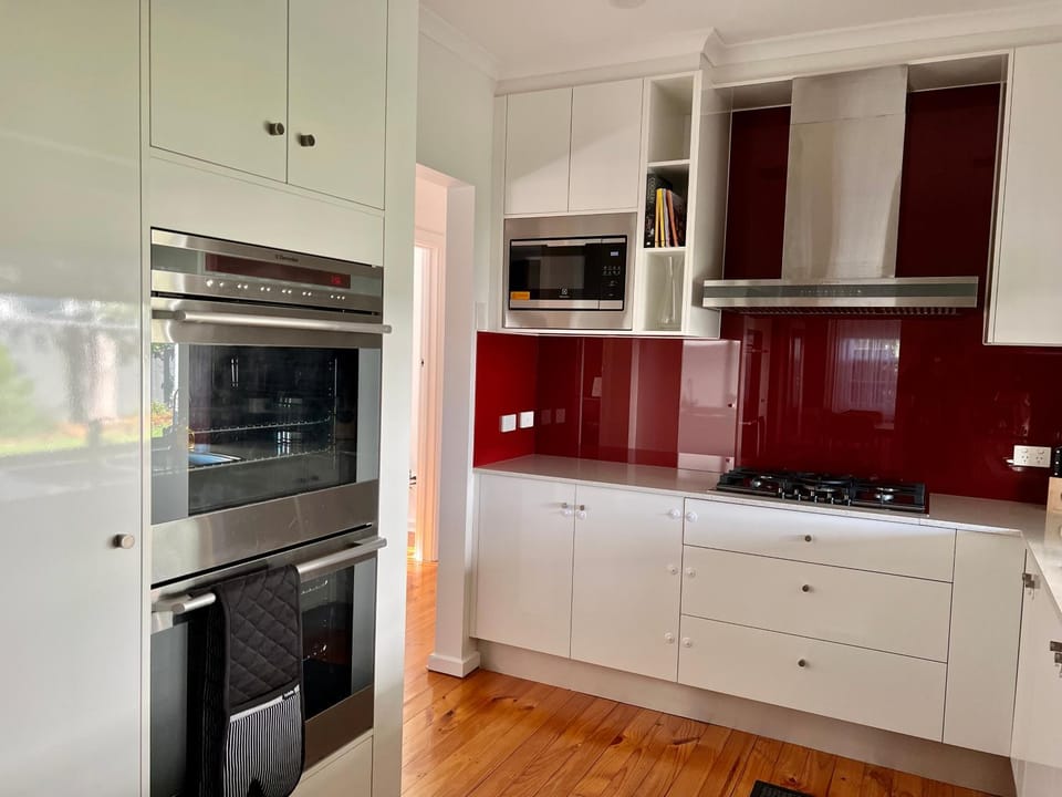 Kitchen or kitchenette, oven, stove
