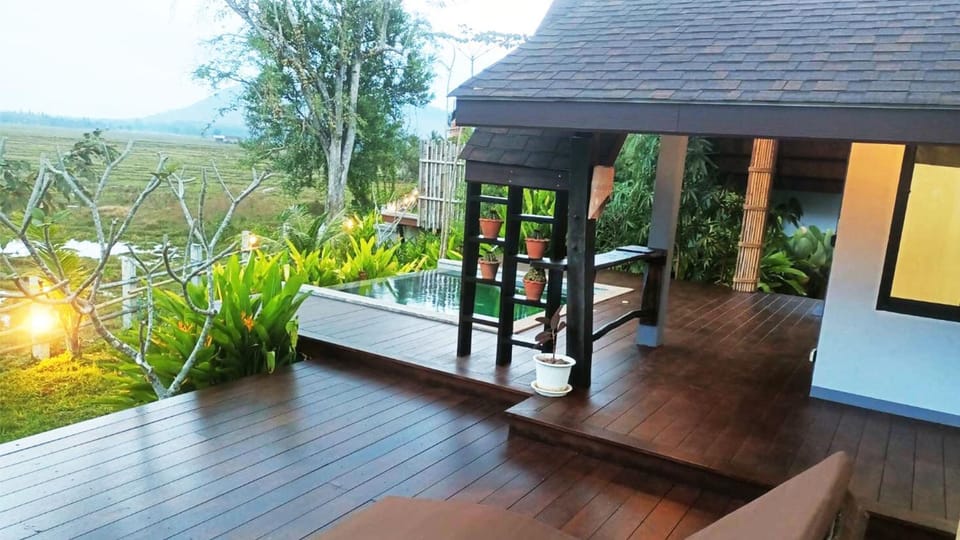 View (from property/room), Balcony/Terrace, Garden view