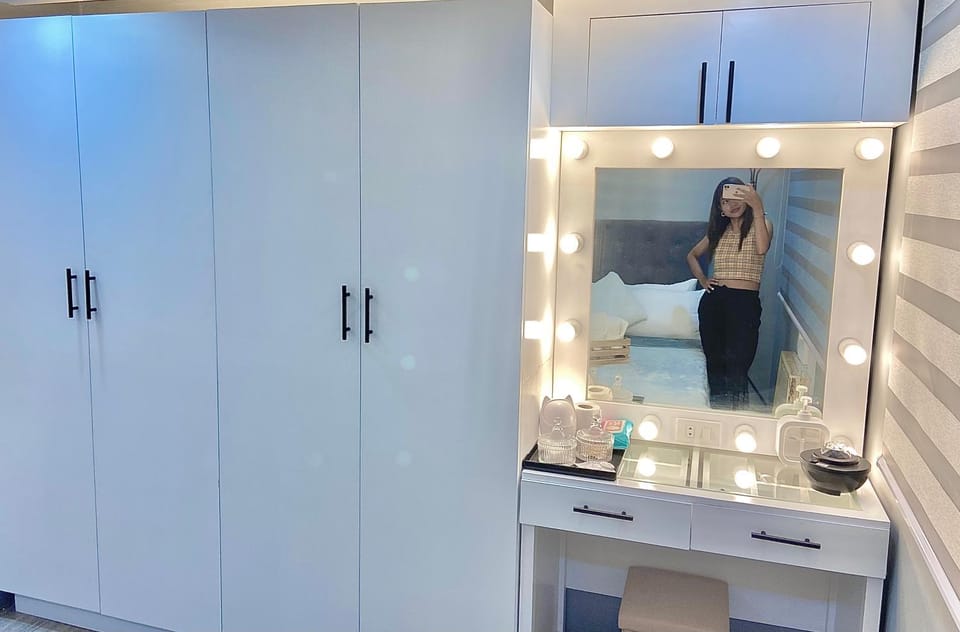 IV’s Condo w/ Netflix, Wifi & Karaoke Apartment hotel in Pasig
