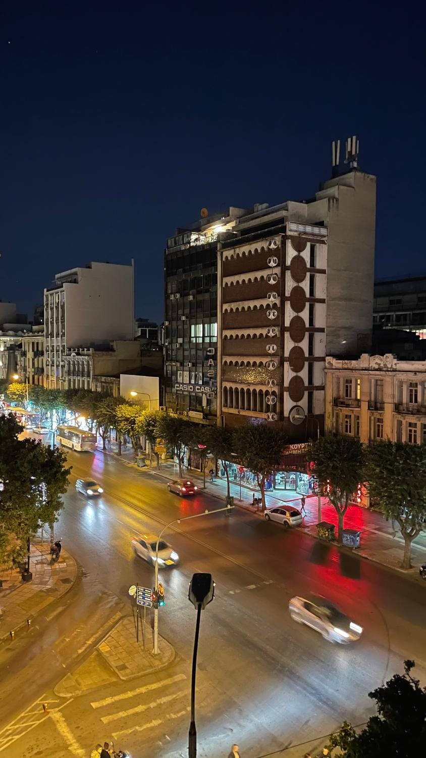 AGAIN 1 Downtown Premium Suite with parking Apartment in Thessaloniki