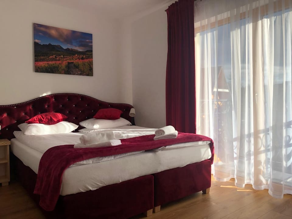 Bed, Natural landscape, Balcony/Terrace, Photo of the whole room, Bedroom, Mountain view