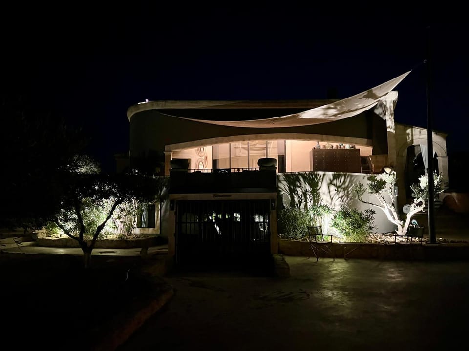 Luxury Villa in front of the famous Pont-du-Gard. Villa in Provence-Alpes-Côte d'Azur